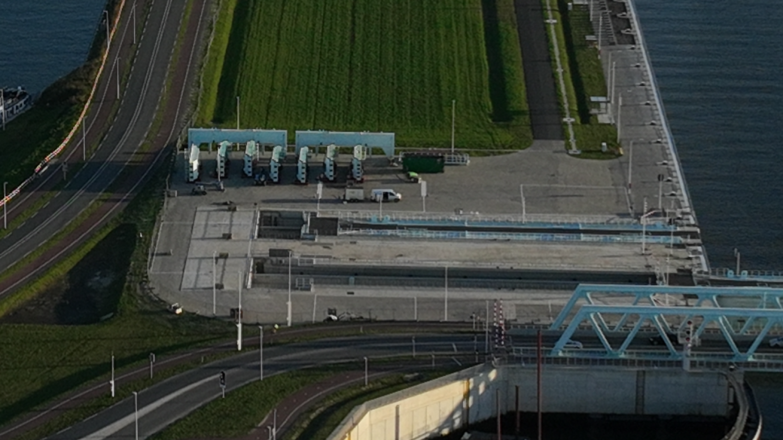 De droogzetschotten en ophangportalen