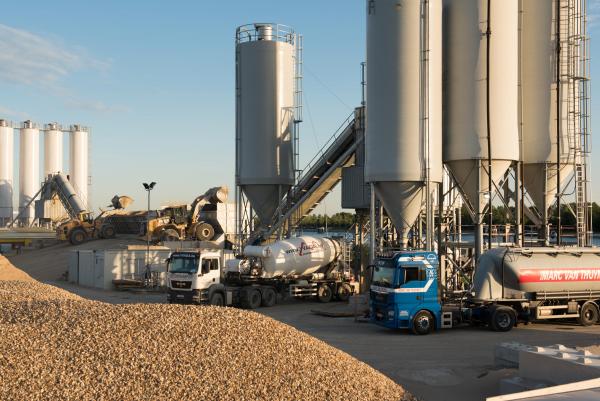 Storten onderwaterbeton in buitenhoofd